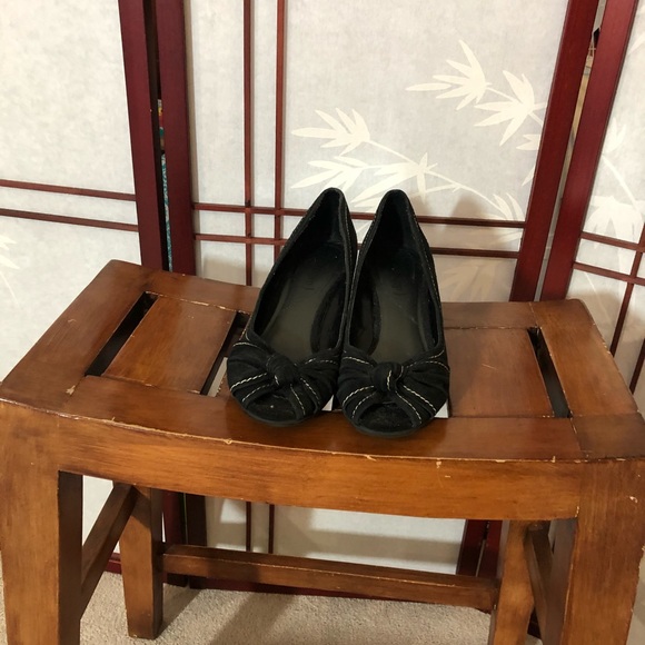 Eurostep Black Heels - Picture 3 of 4